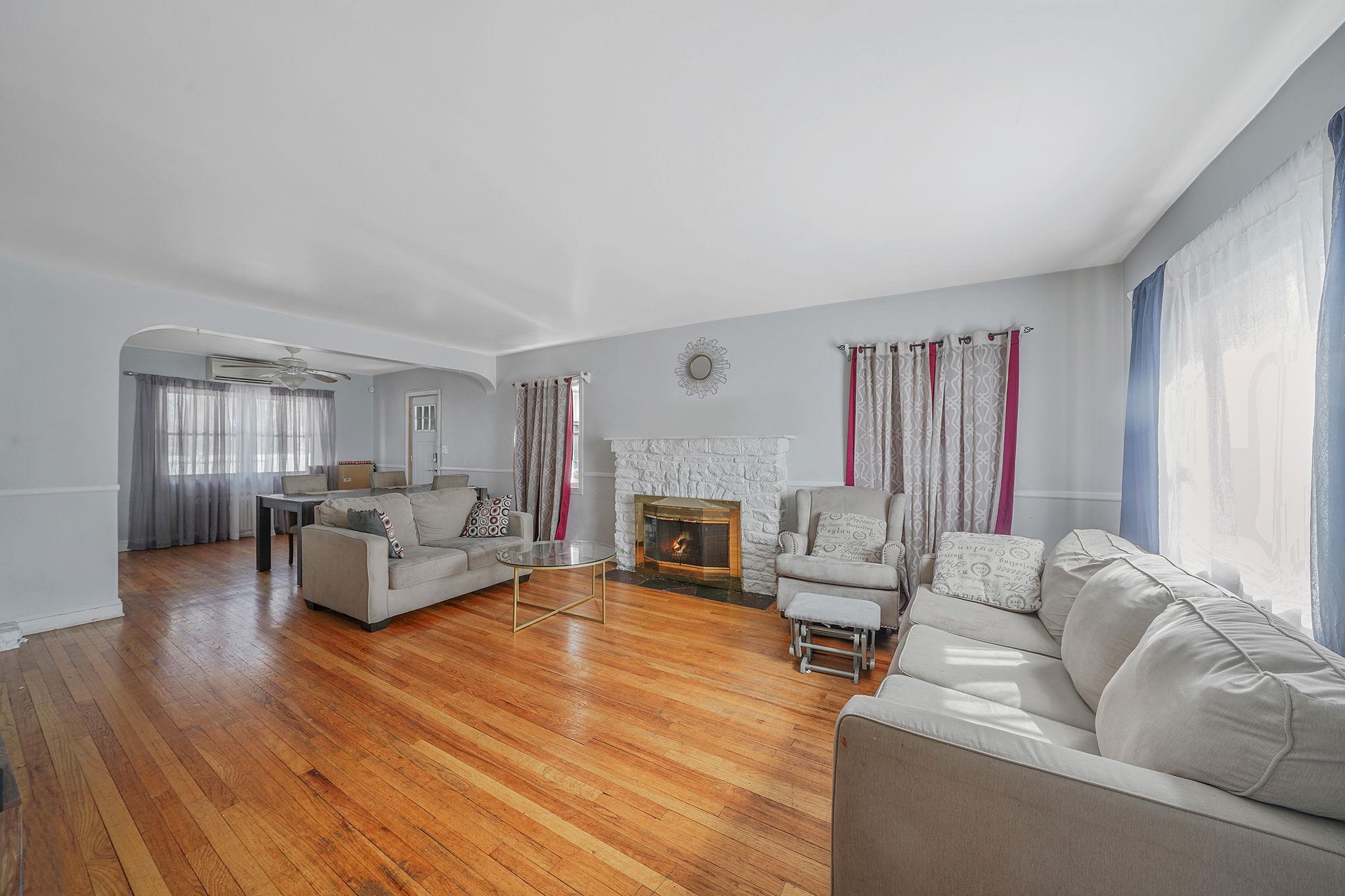695 Koelbel Court, Baldwin, New York image 11