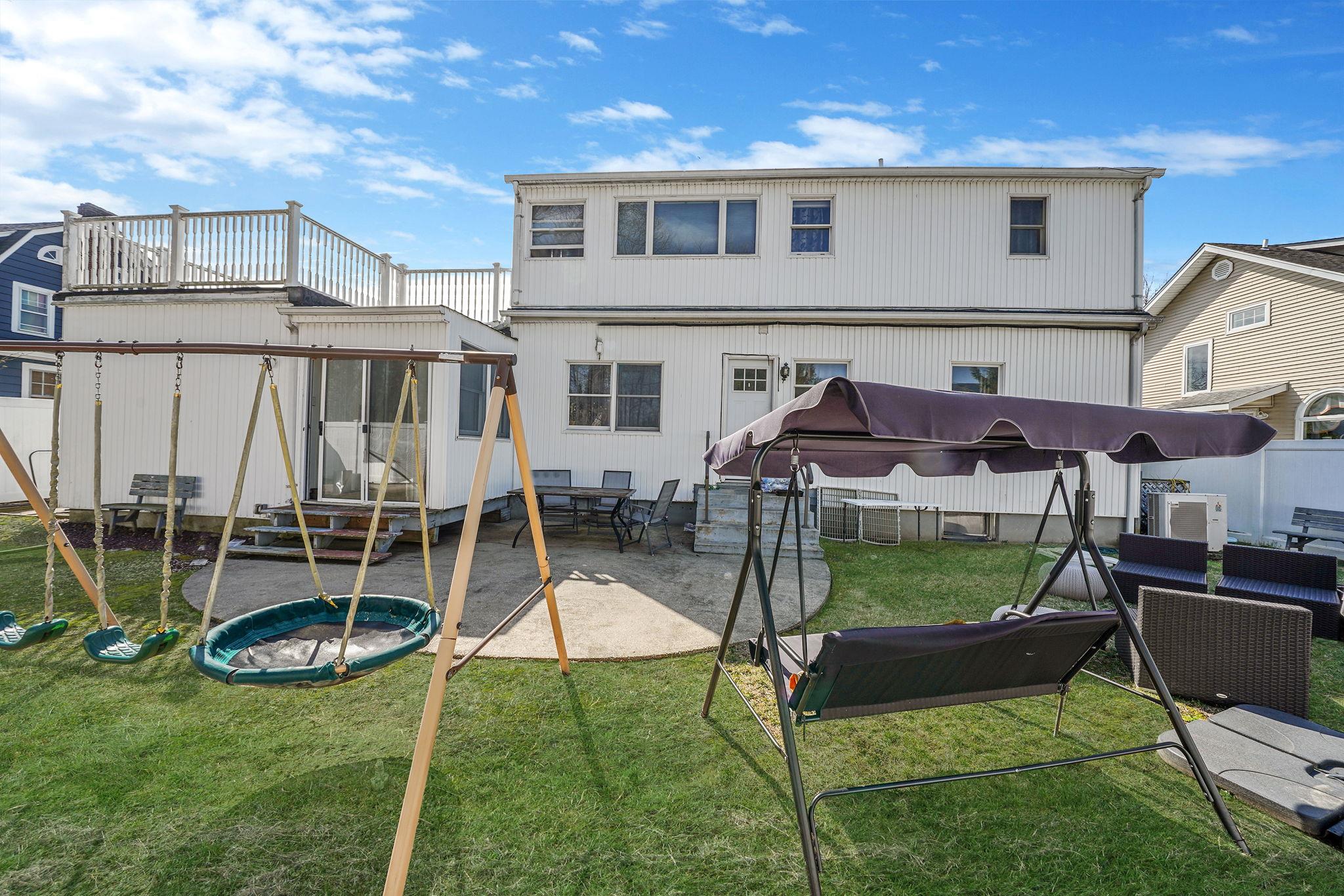 695 Koelbel Court, Baldwin, New York image 7