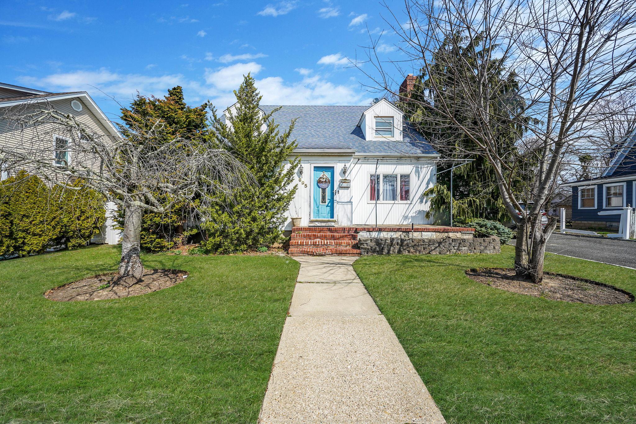 695 Koelbel Court, Baldwin, New York image 4