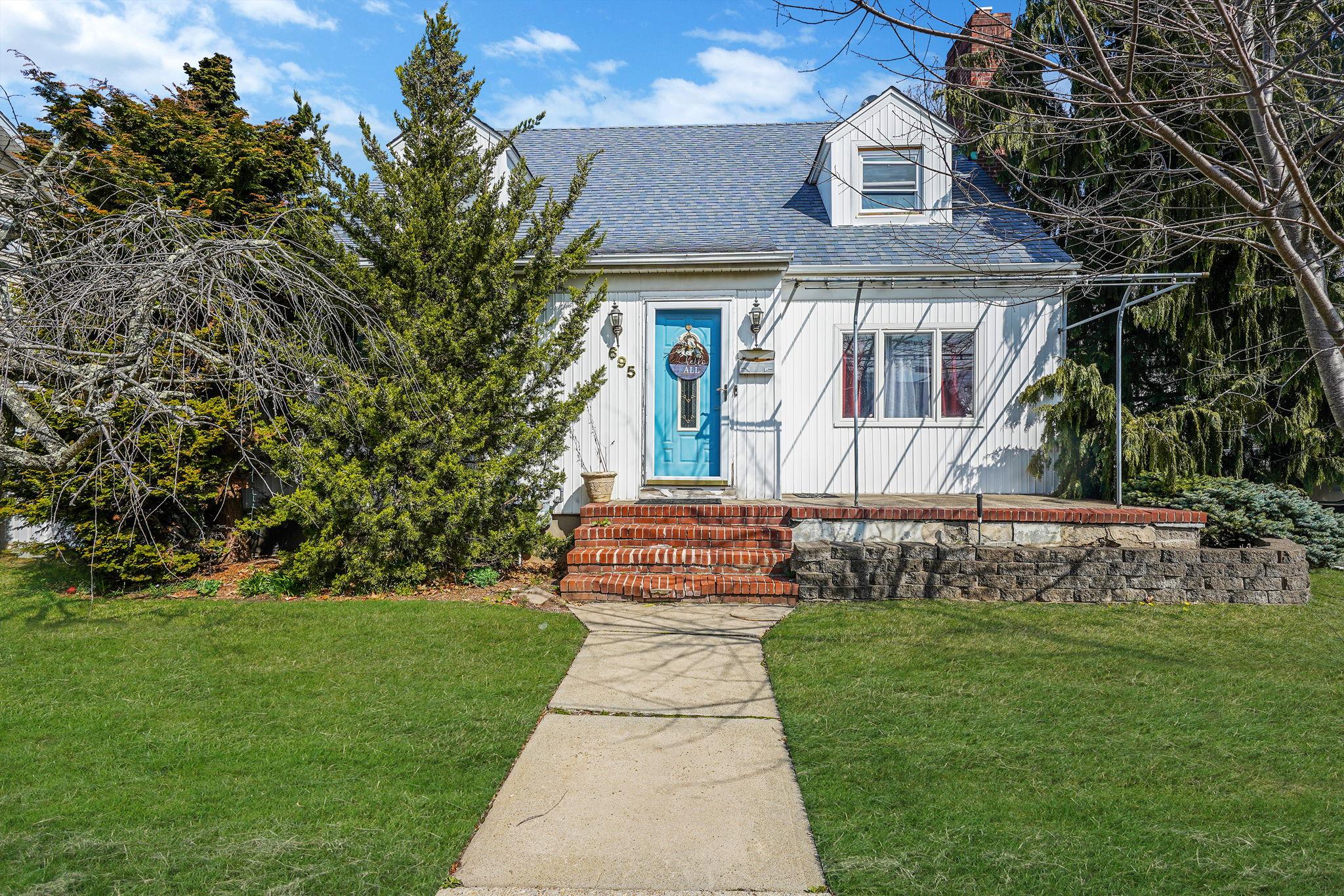 695 Koelbel Court, Baldwin, New York image 1
