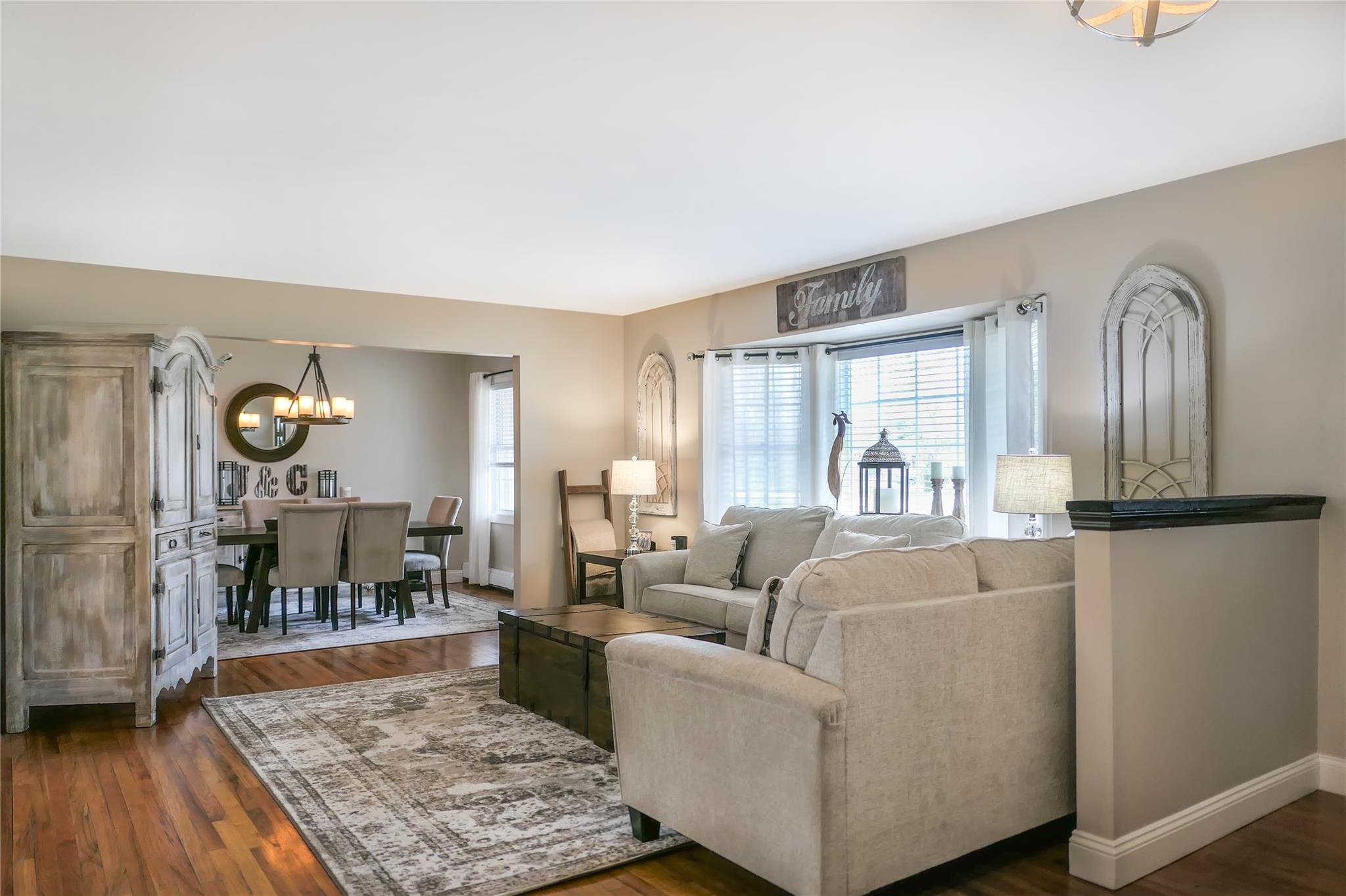 9 W Woodside Court, Patchogue, New York image 7
