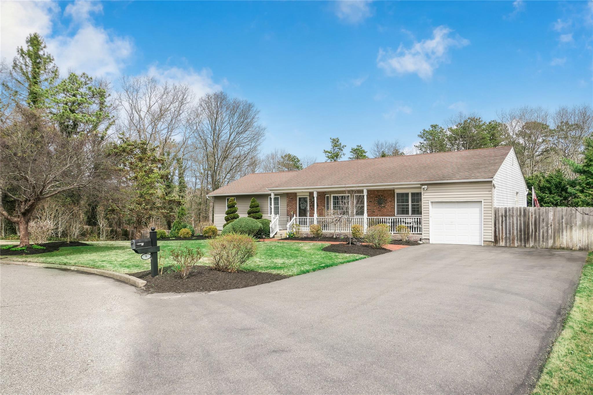 9 W Woodside Court, Patchogue, New York image 2