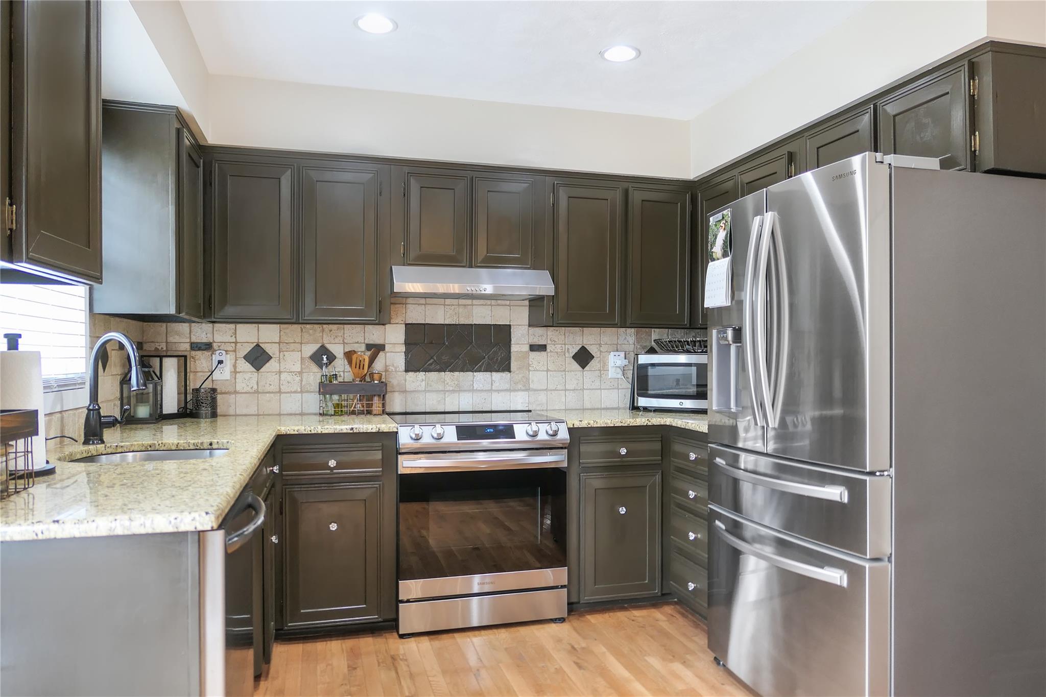 9 W Woodside Court, Patchogue, New York image 12