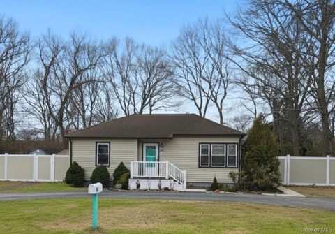 42 Pinetop Drive Shirley NY 11967