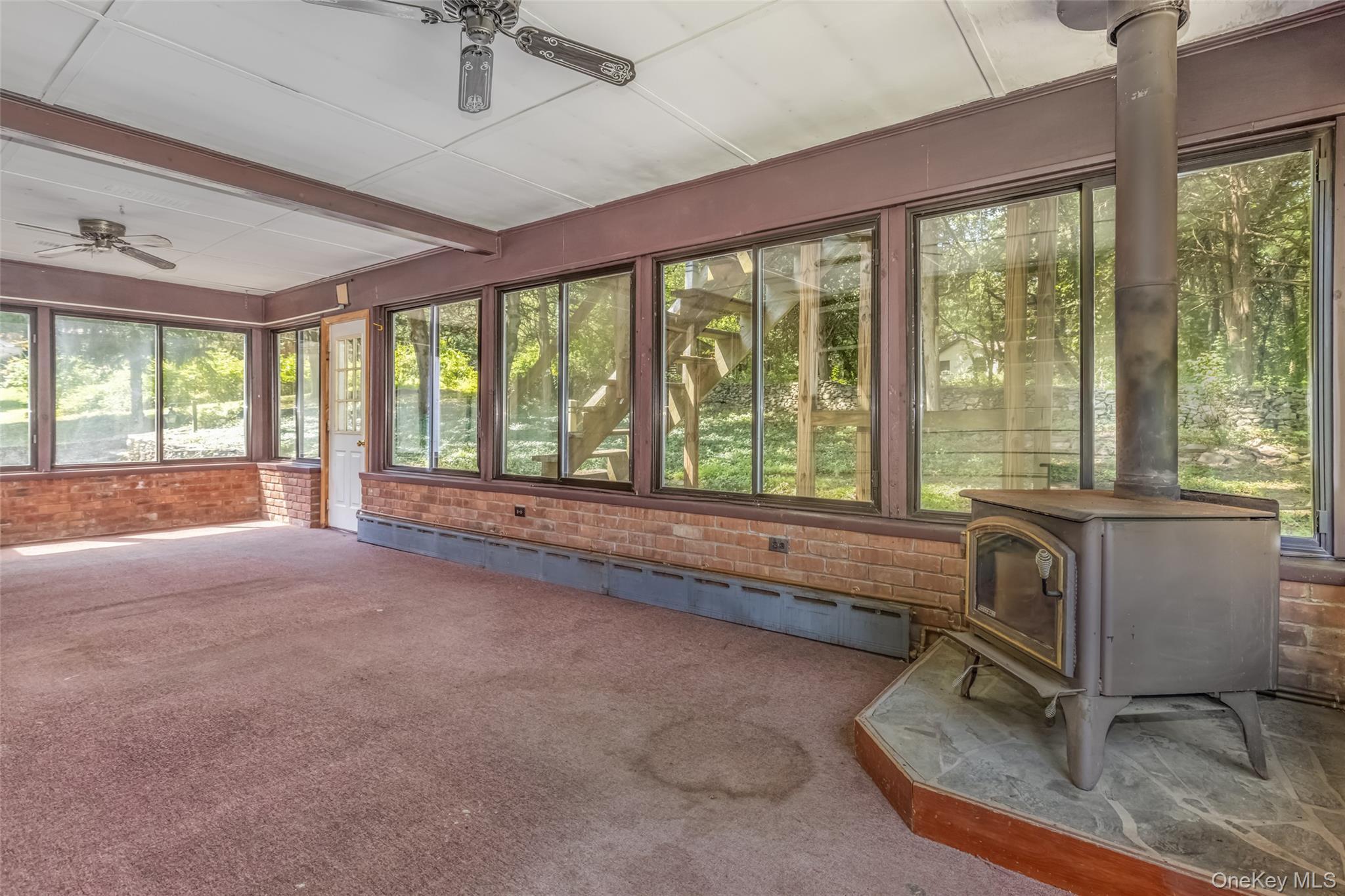 Ulster Park, New York 12487, United States, 3 Bedrooms Bedrooms, ,2 BathroomsBathrooms,Residential,Active,192327