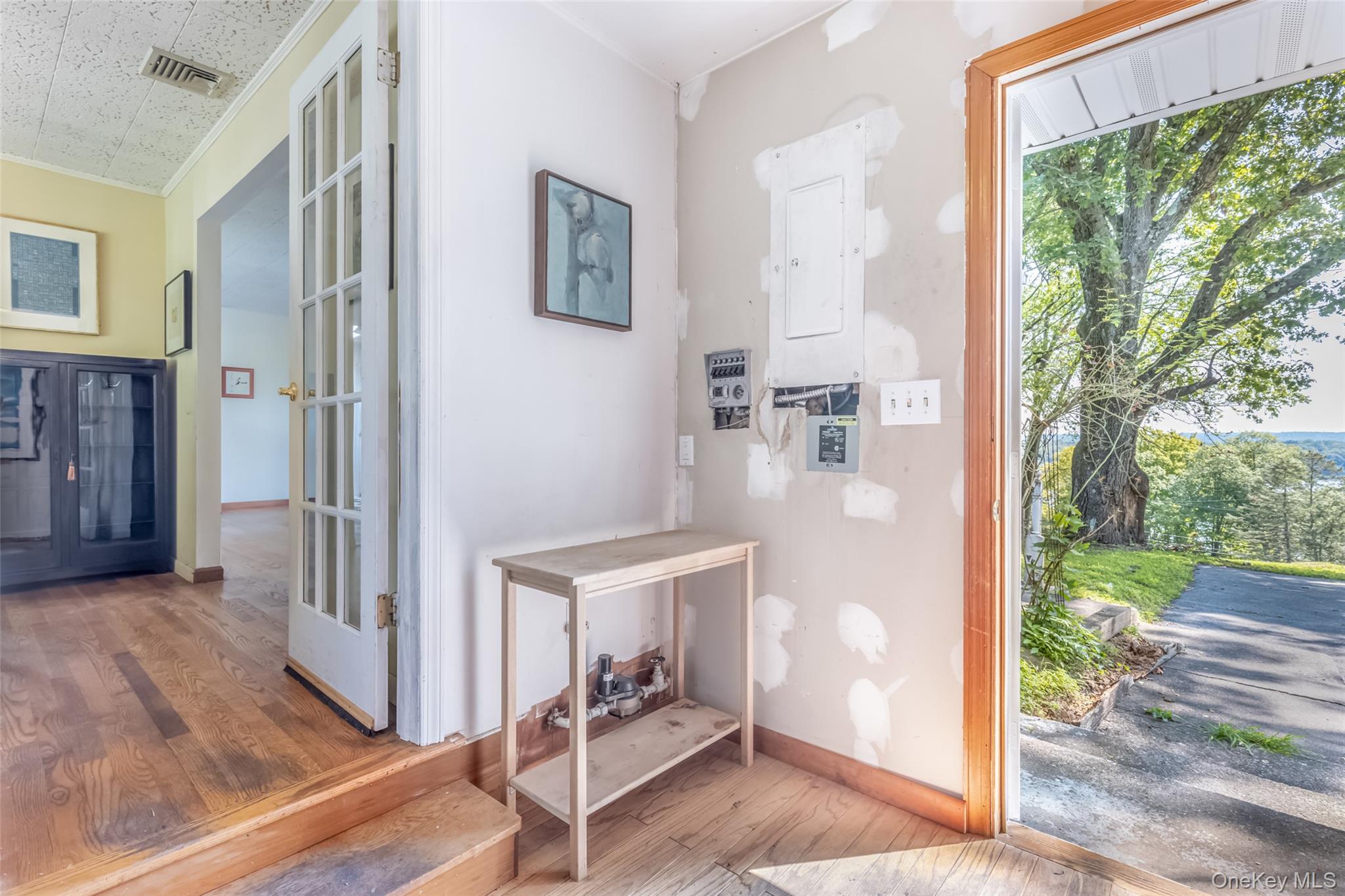 Ulster Park, New York 12487, United States, 3 Bedrooms Bedrooms, ,2 BathroomsBathrooms,Residential,Active,192327