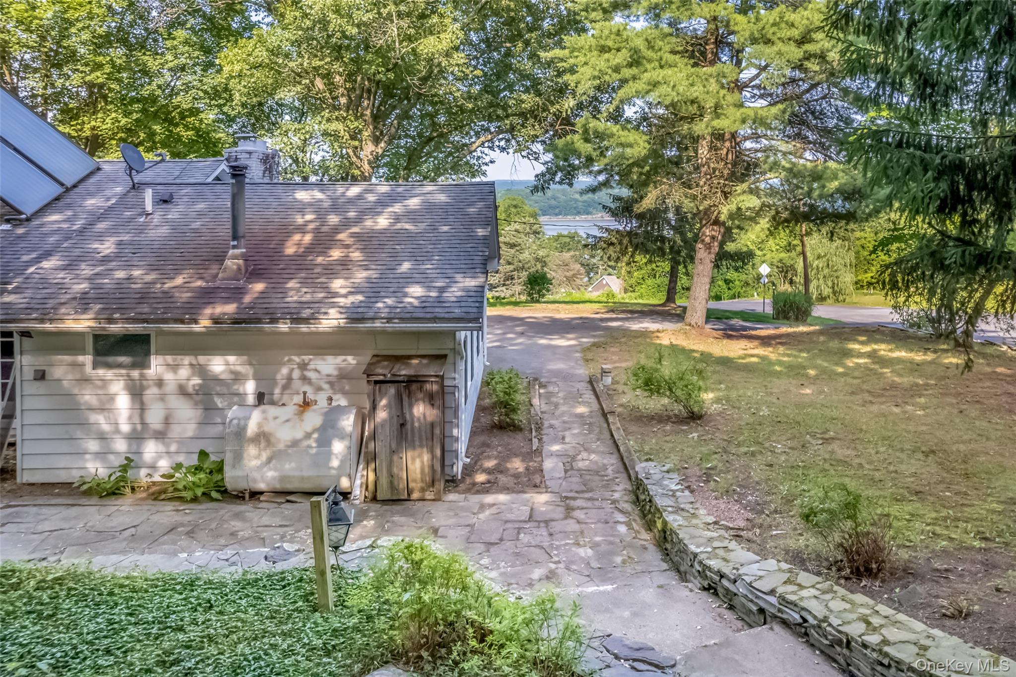 Ulster Park, New York 12487, United States, 3 Bedrooms Bedrooms, ,2 BathroomsBathrooms,Residential,Active,192327