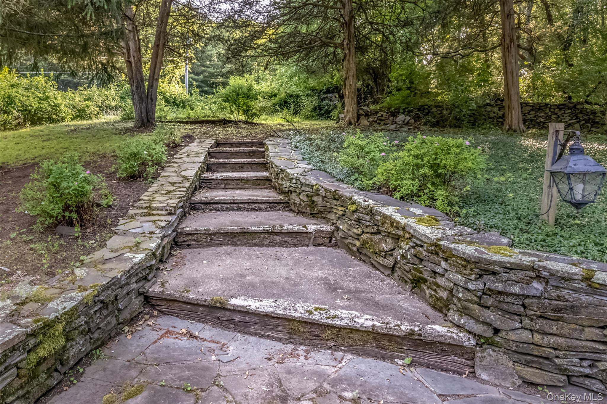 Ulster Park, New York 12487, United States, 3 Bedrooms Bedrooms, ,2 BathroomsBathrooms,Residential,Active,192327