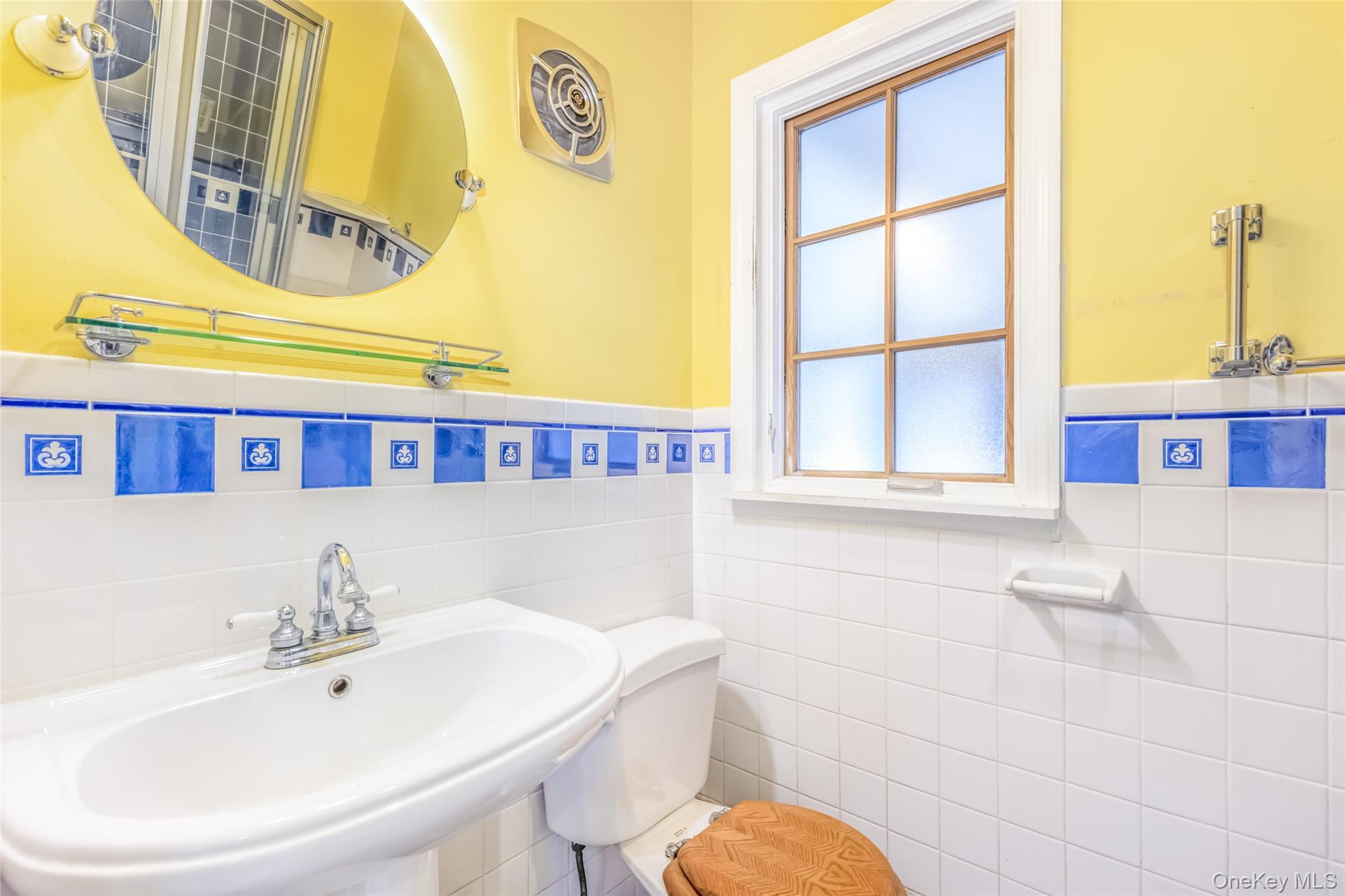 Ulster Park, New York 12487, United States, 3 Bedrooms Bedrooms, ,2 BathroomsBathrooms,Residential,Active,192327