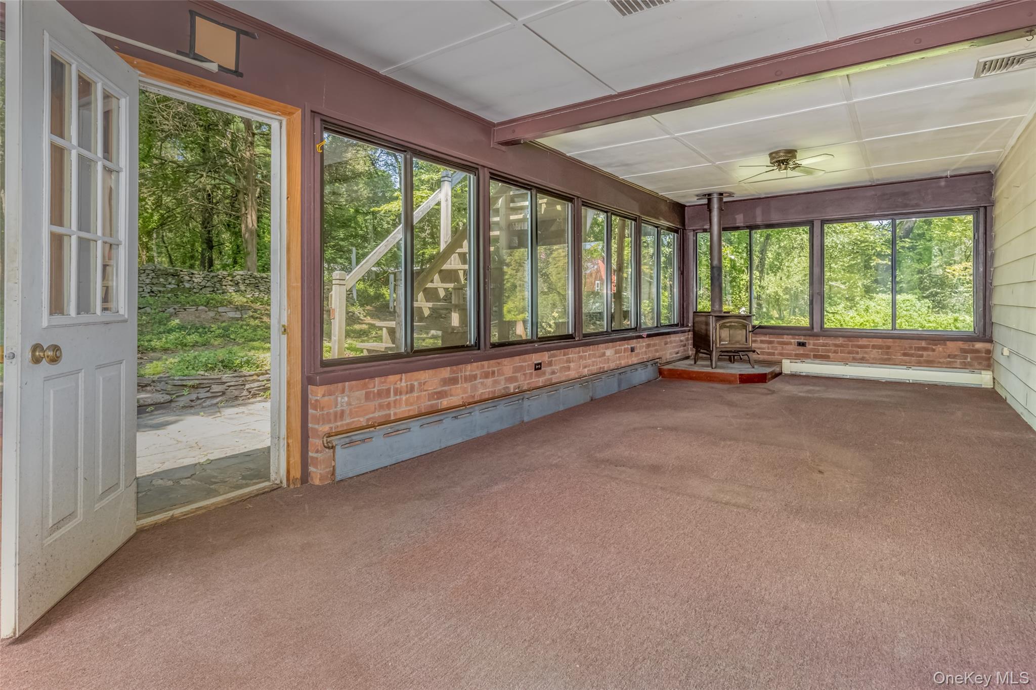 Ulster Park, New York 12487, United States, 3 Bedrooms Bedrooms, ,2 BathroomsBathrooms,Residential,Active,192327