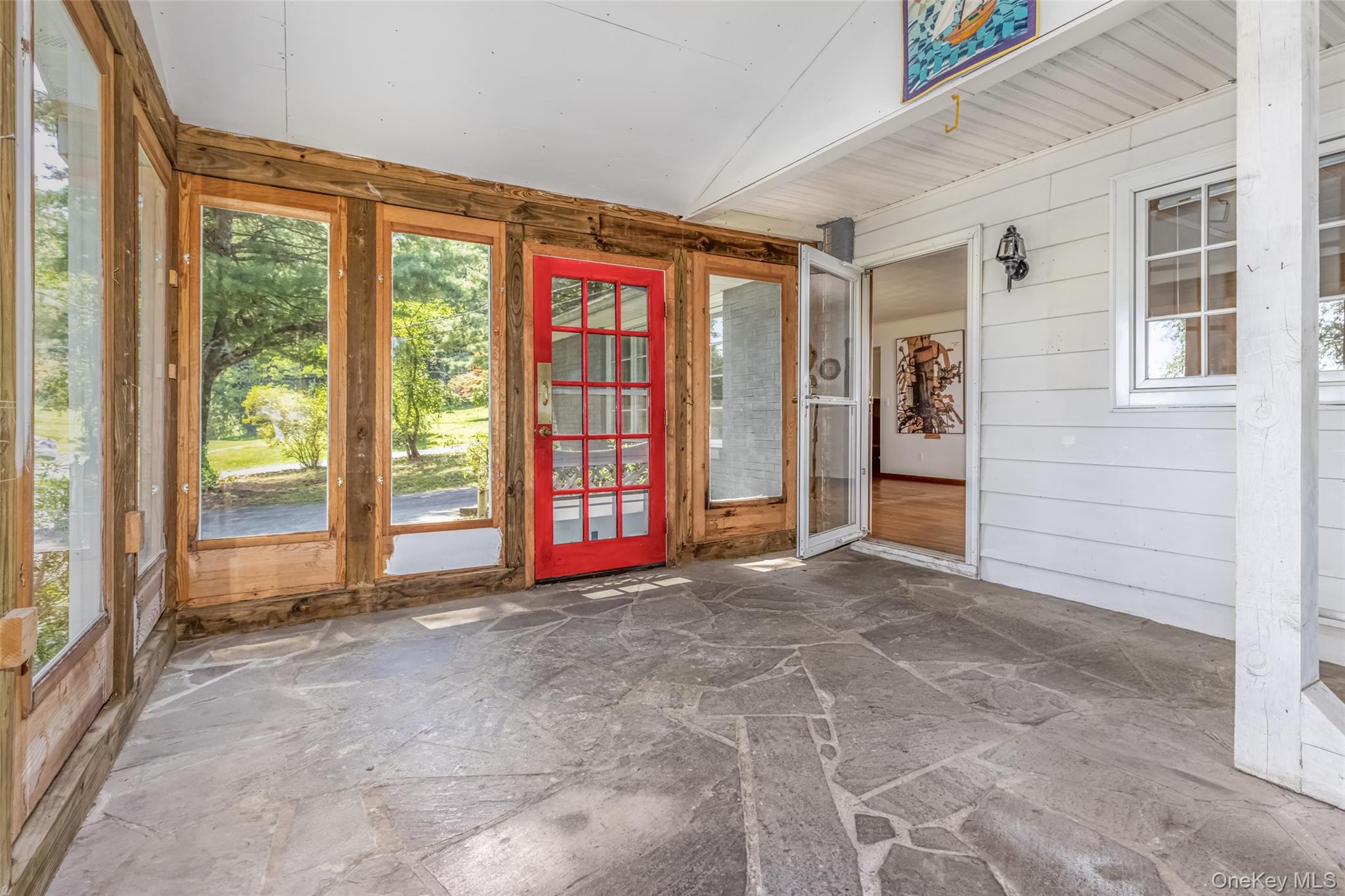 Ulster Park, New York 12487, United States, 3 Bedrooms Bedrooms, ,2 BathroomsBathrooms,Residential,Active,192327