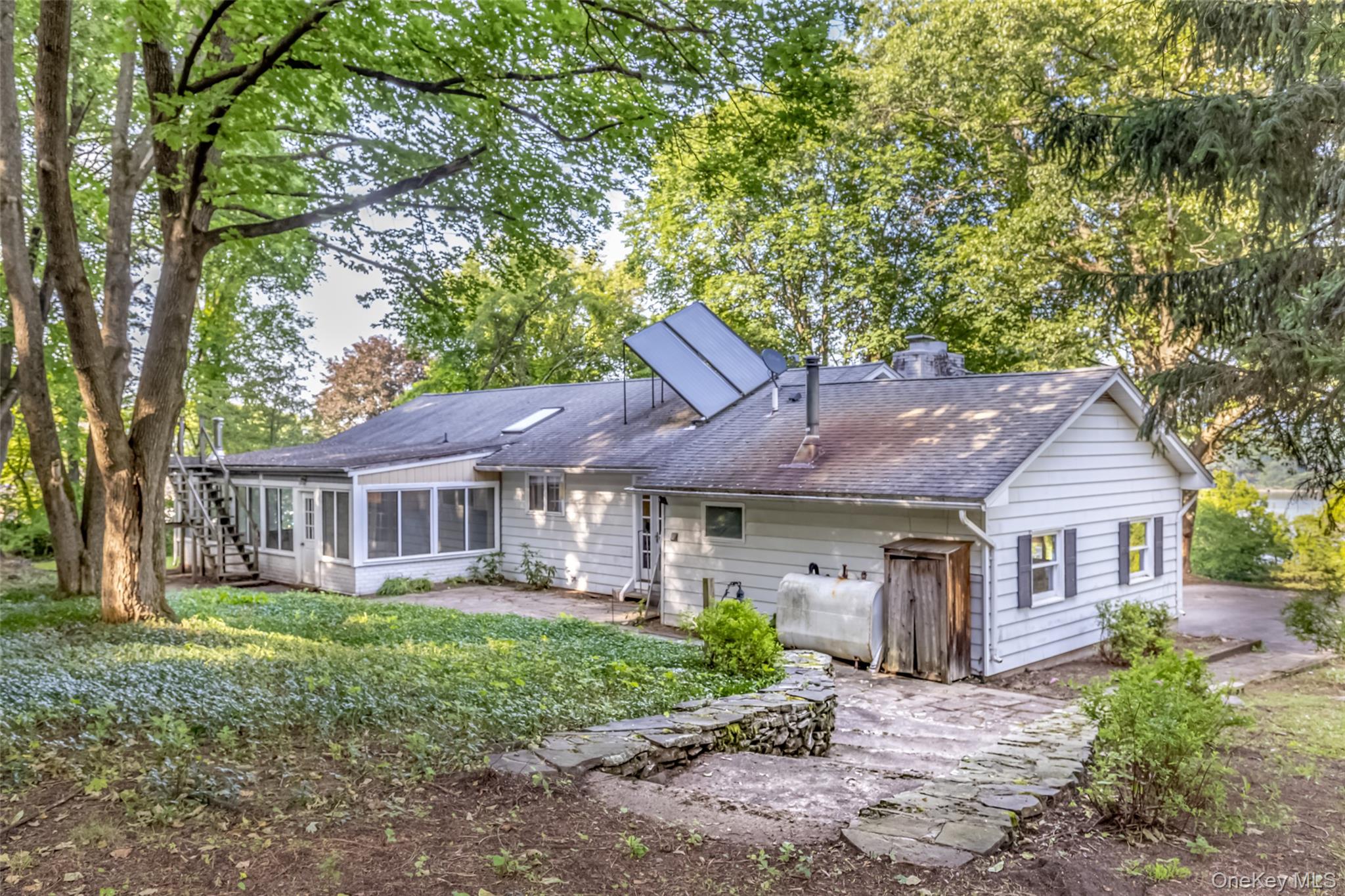 Ulster Park, New York 12487, United States, 3 Bedrooms Bedrooms, ,2 BathroomsBathrooms,Residential,Active,192327