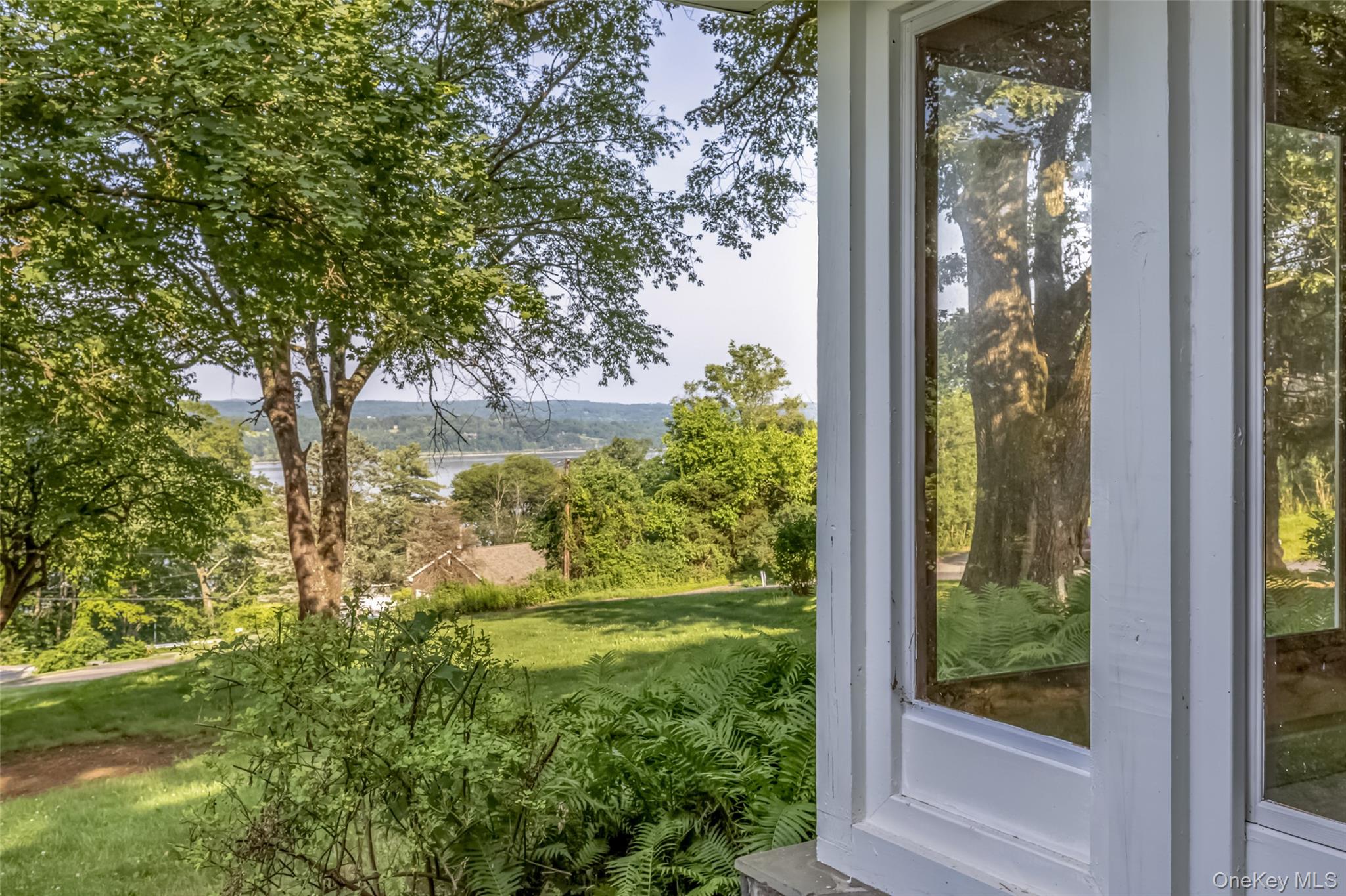 Ulster Park, New York 12487, United States, 3 Bedrooms Bedrooms, ,2 BathroomsBathrooms,Residential,Active,192327