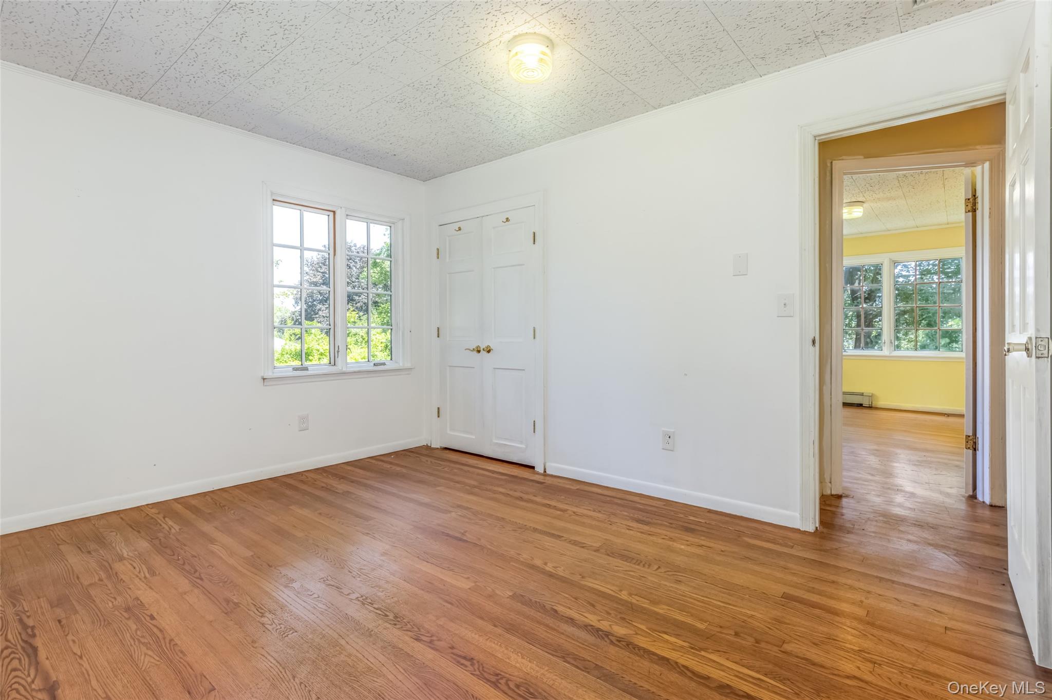 Ulster Park, New York 12487, United States, 3 Bedrooms Bedrooms, ,2 BathroomsBathrooms,Residential,Active,192327