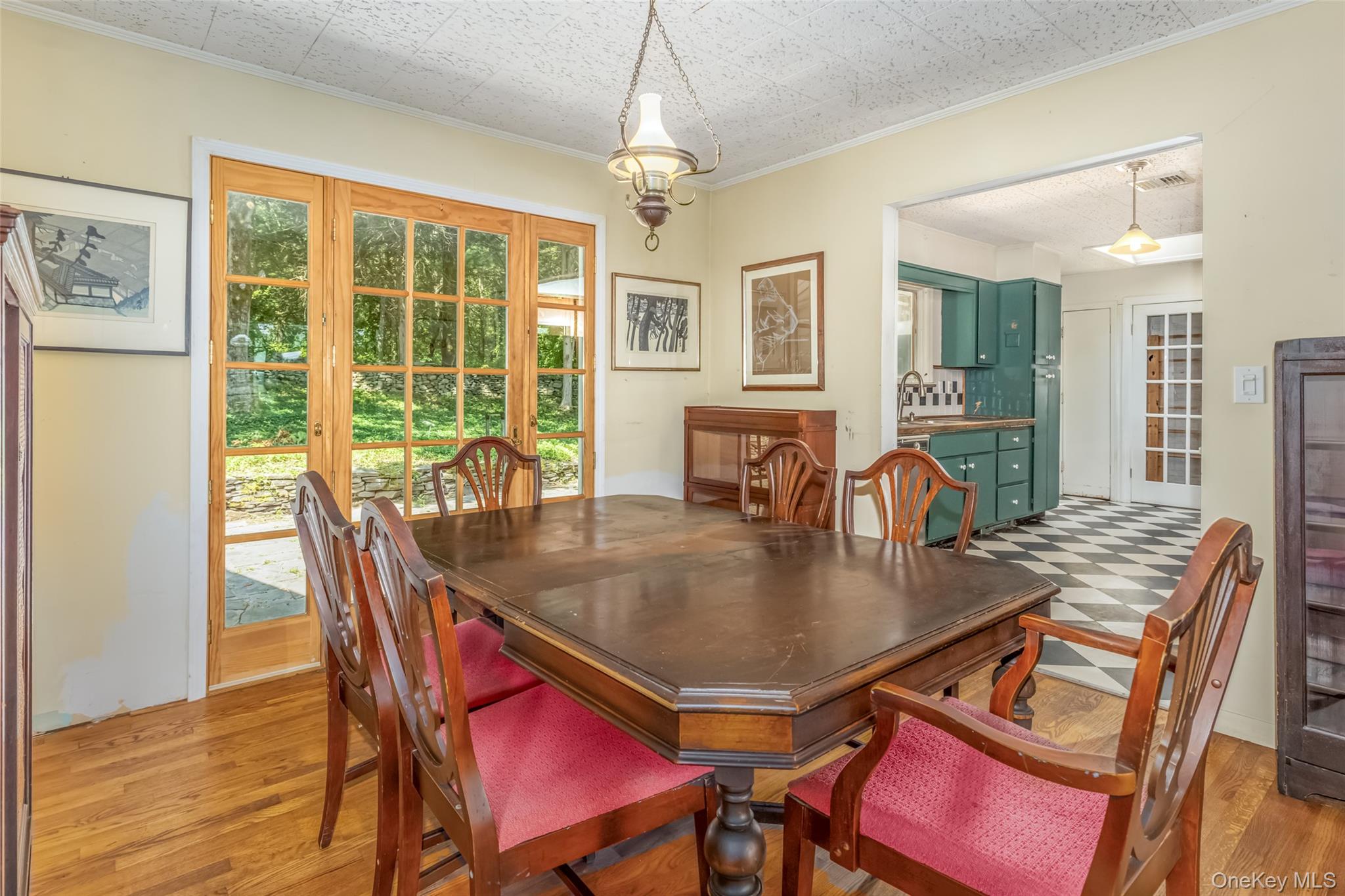 Ulster Park, New York 12487, United States, 3 Bedrooms Bedrooms, ,2 BathroomsBathrooms,Residential,Active,192327