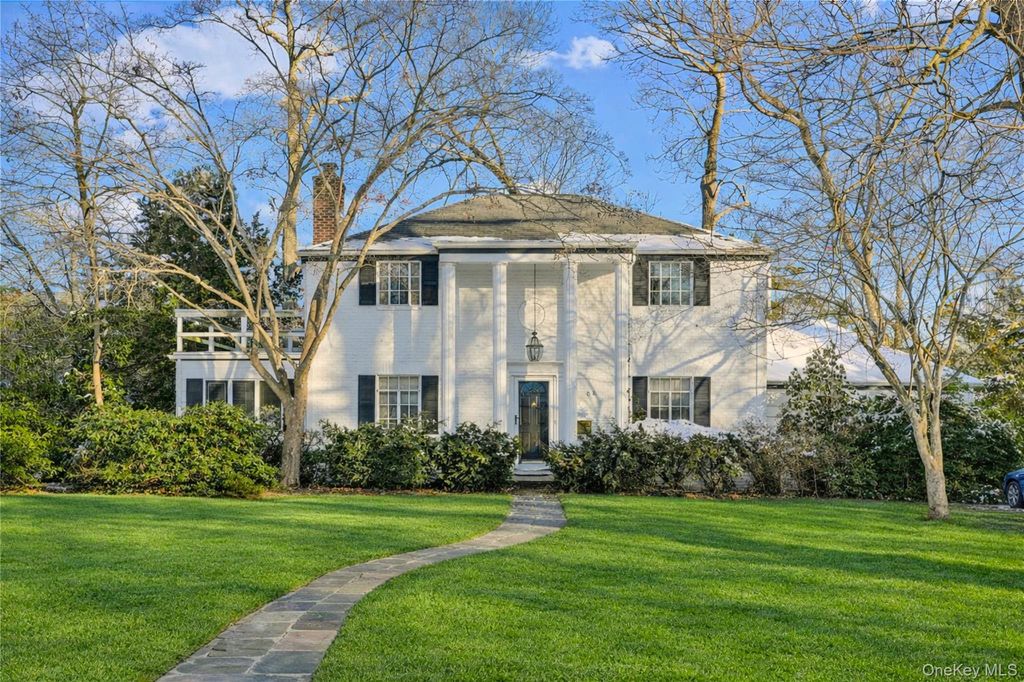 Photo of 61 Squirrel Hill Road, East Hills, NY 11577 (MLS # 955306)