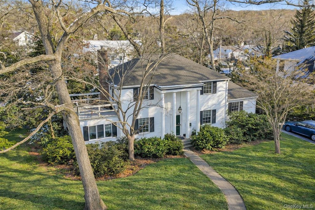 Photo of 61 Squirrel Hill Road, East Hills, NY 11577 (MLS # 955306)