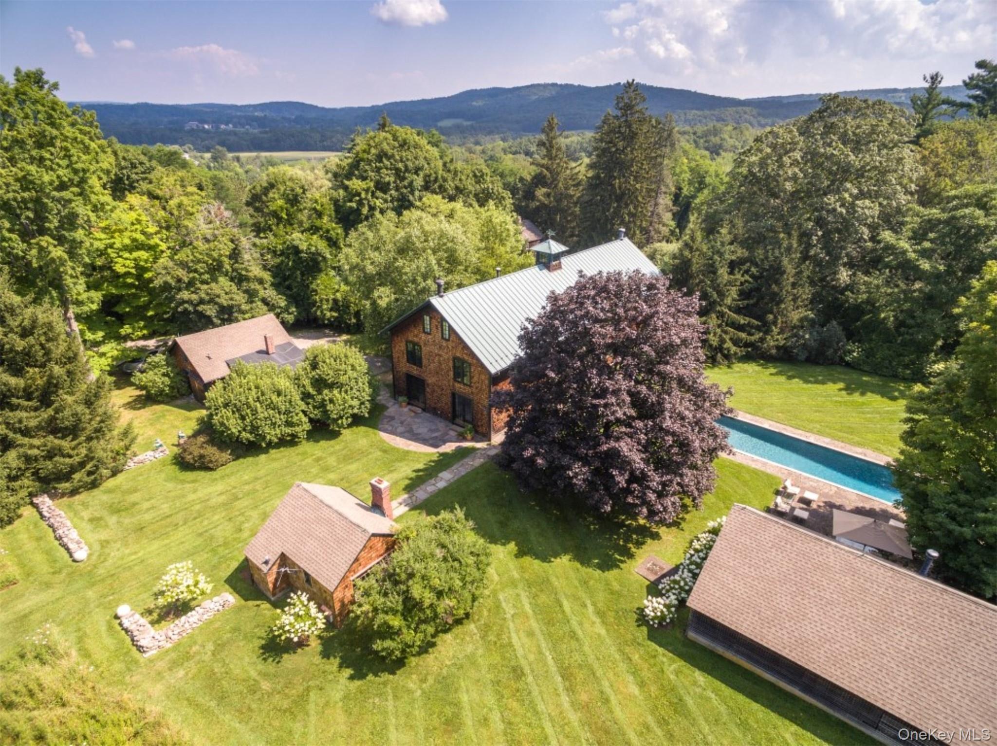 Millbrook, New York 12545, United States, 6 Bedrooms Bedrooms, ,6 BathroomsBathrooms,Residential,Active,239750