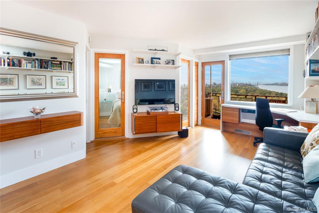 Photo of 5700 Arlington Avenue #21R, Bronx, NY 10471 (MLS # 926314)