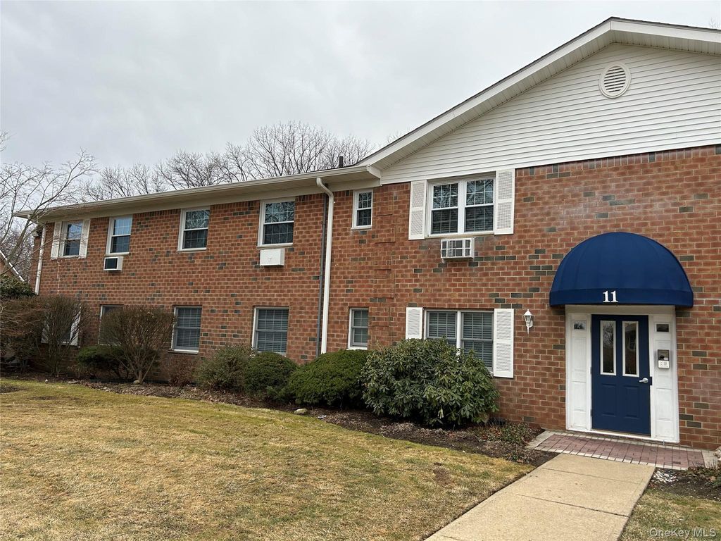 Photo of 460 Old Town Road #11I, Port Jefferson Station, NY 11776 (MLS # 935818)