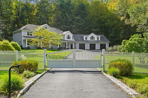 Photo of 62 Pines Bridge Road, Bedford Corners, NY 10549 (MLS # 918397)