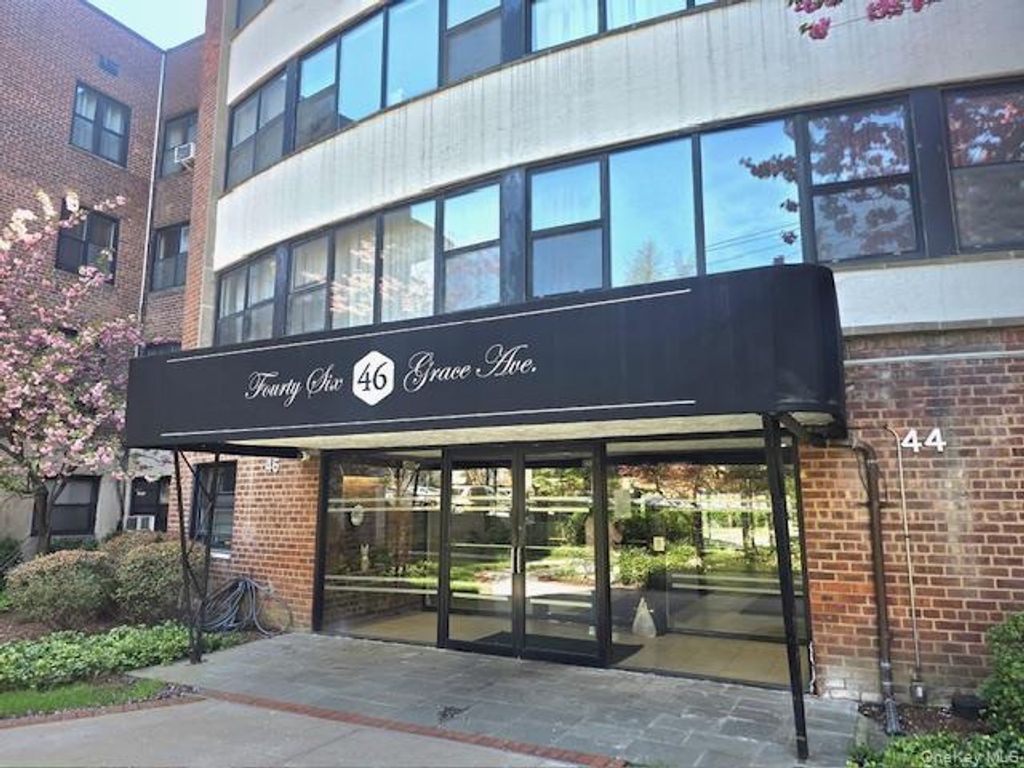 Photo of 46 Grace Avenue #2J, Great Neck, NY 11021 (MLS # 987514)