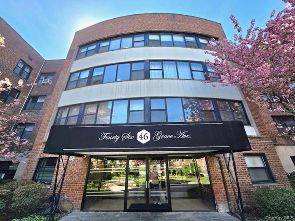 Photo of 46 Grace Avenue #2J, Great Neck, NY 11021 (MLS # 987514)