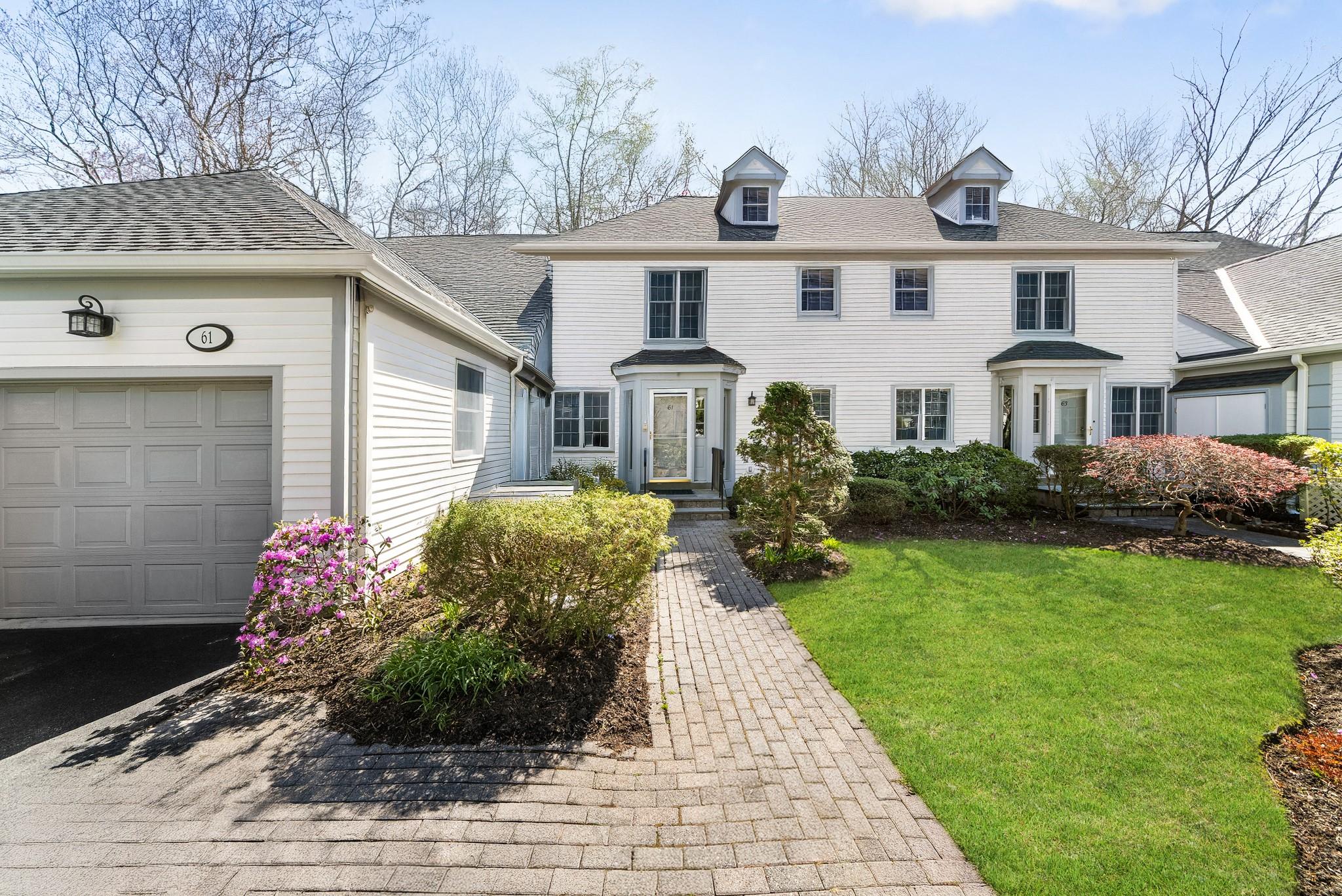 61 Brook Hills Circle, White Plains, New York image 2