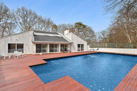 8 Midhampton Court Quogue NY 11959
