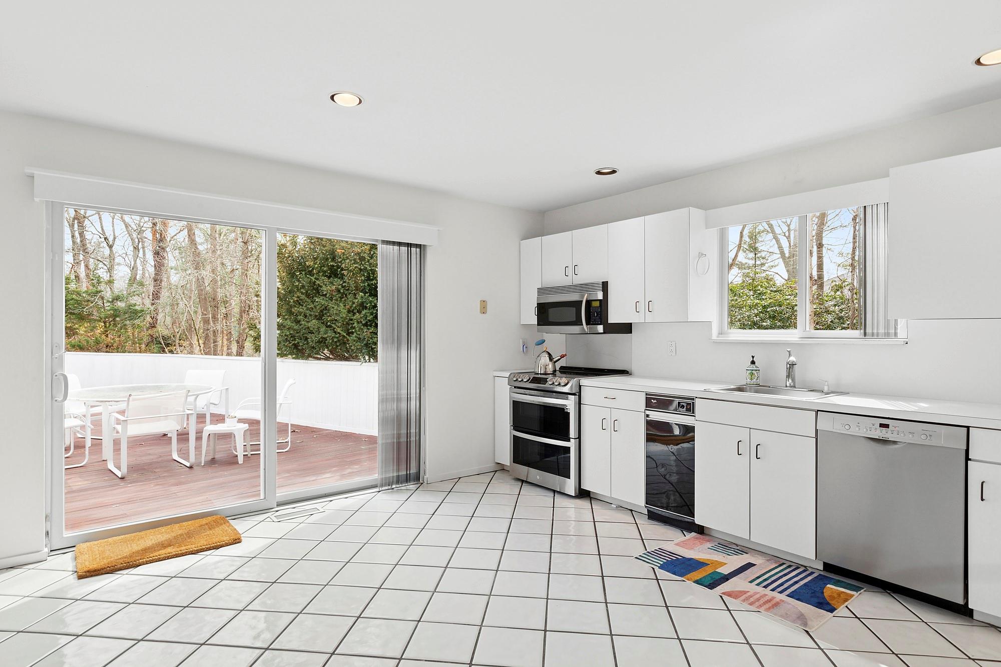 8 Midhampton Court, Quogue, New York image 5