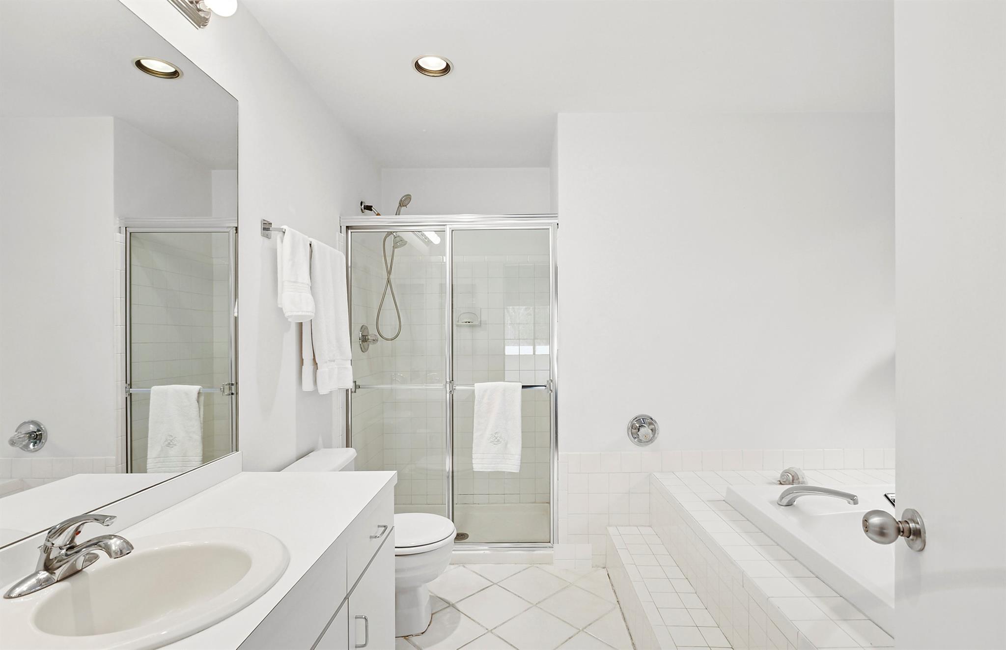 8 Midhampton Court, Quogue, New York image 10