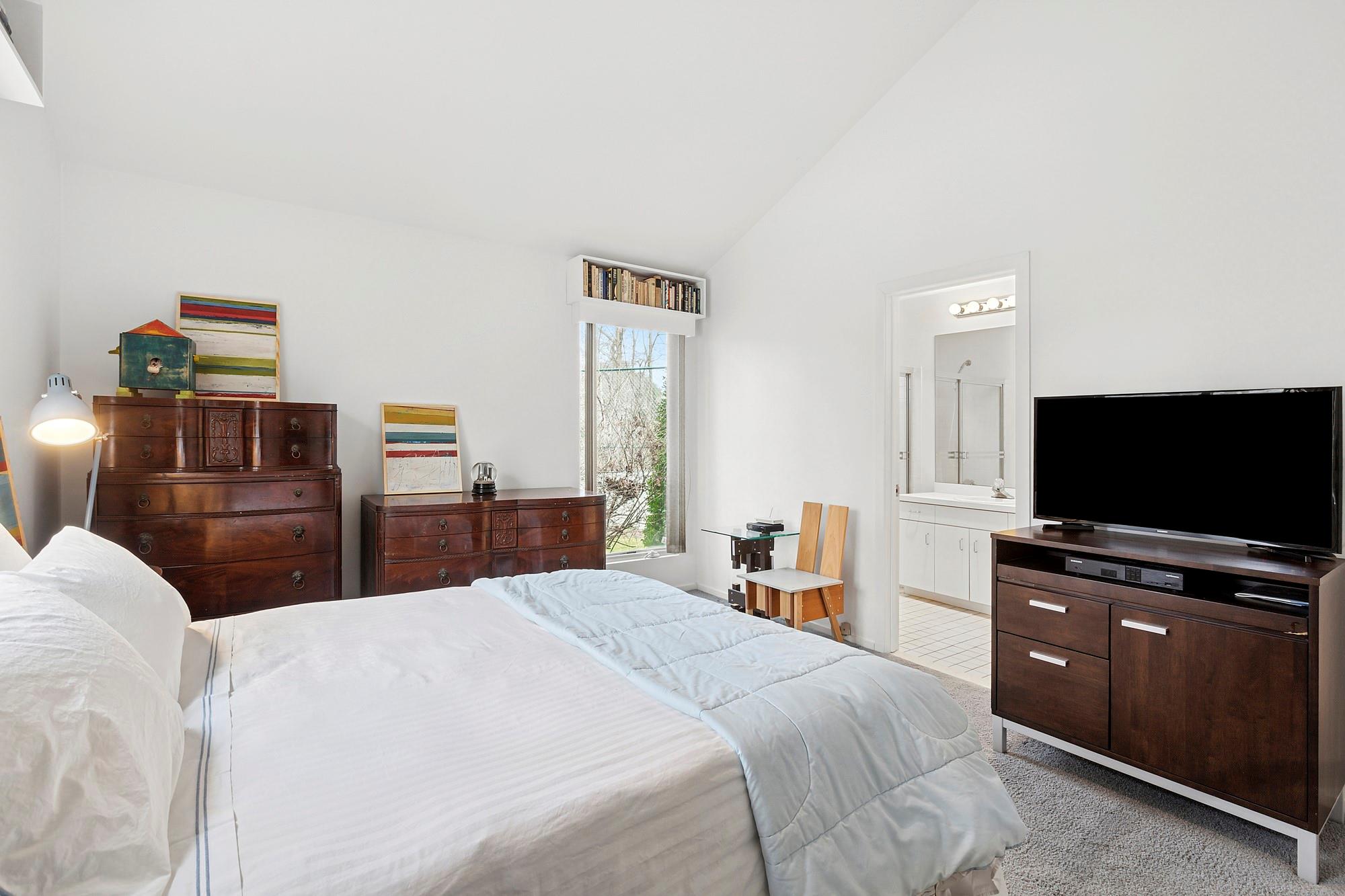 8 Midhampton Court, Quogue, New York image 6