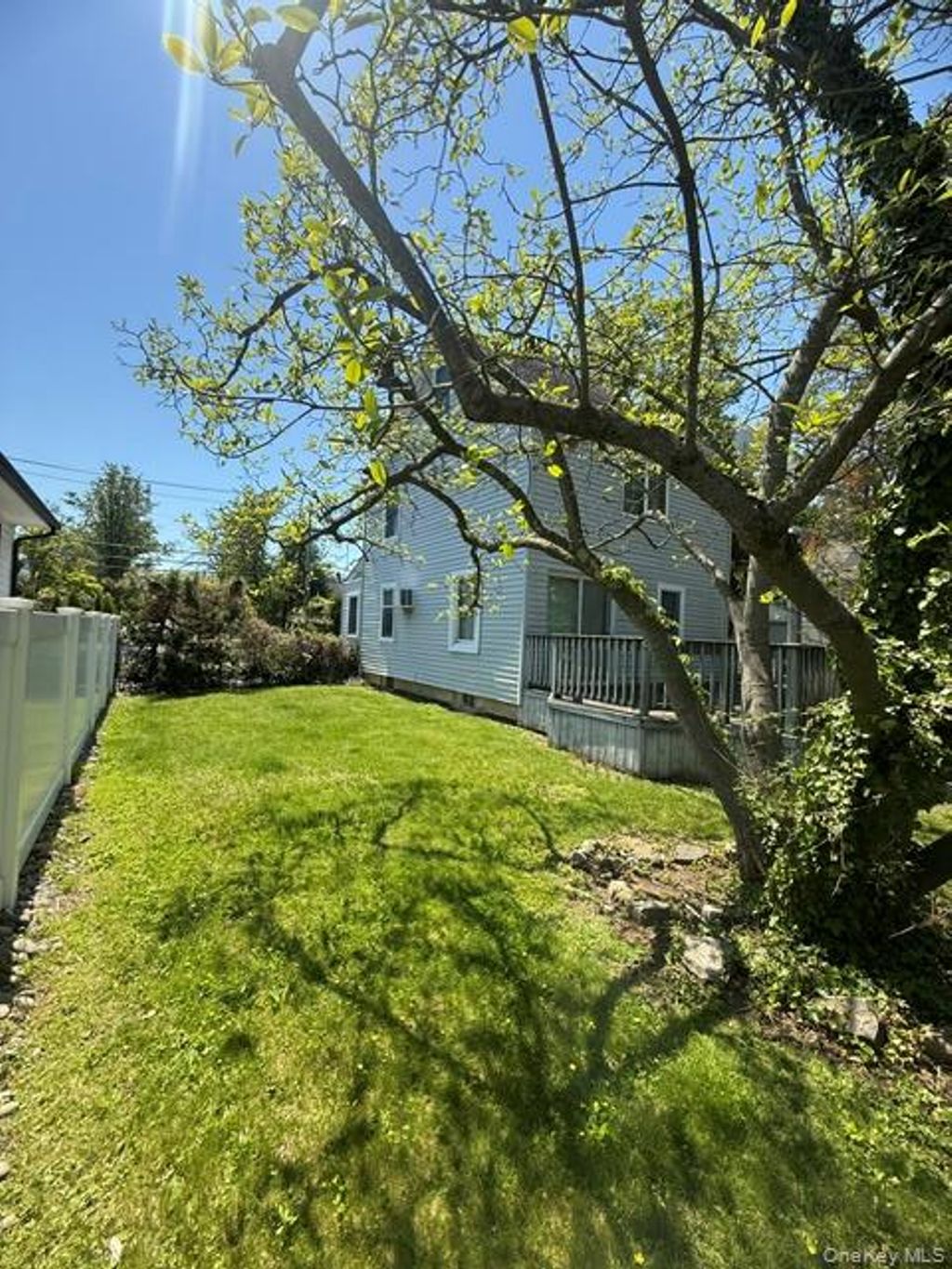 Photo of 105 Bayview Avenue, Manhasset, NY 11030 (MLS # 995733)