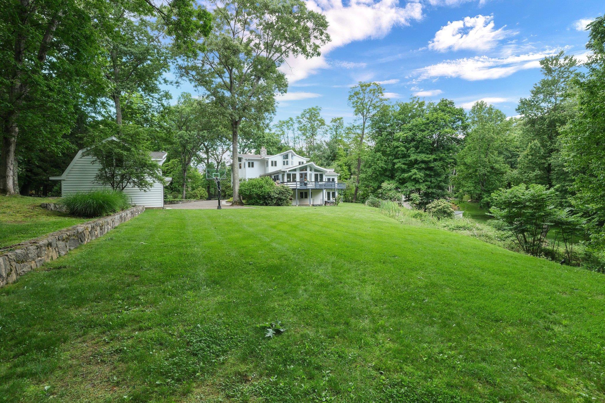 652 Long Hill Road, Briarcliff Manor, New York image 35