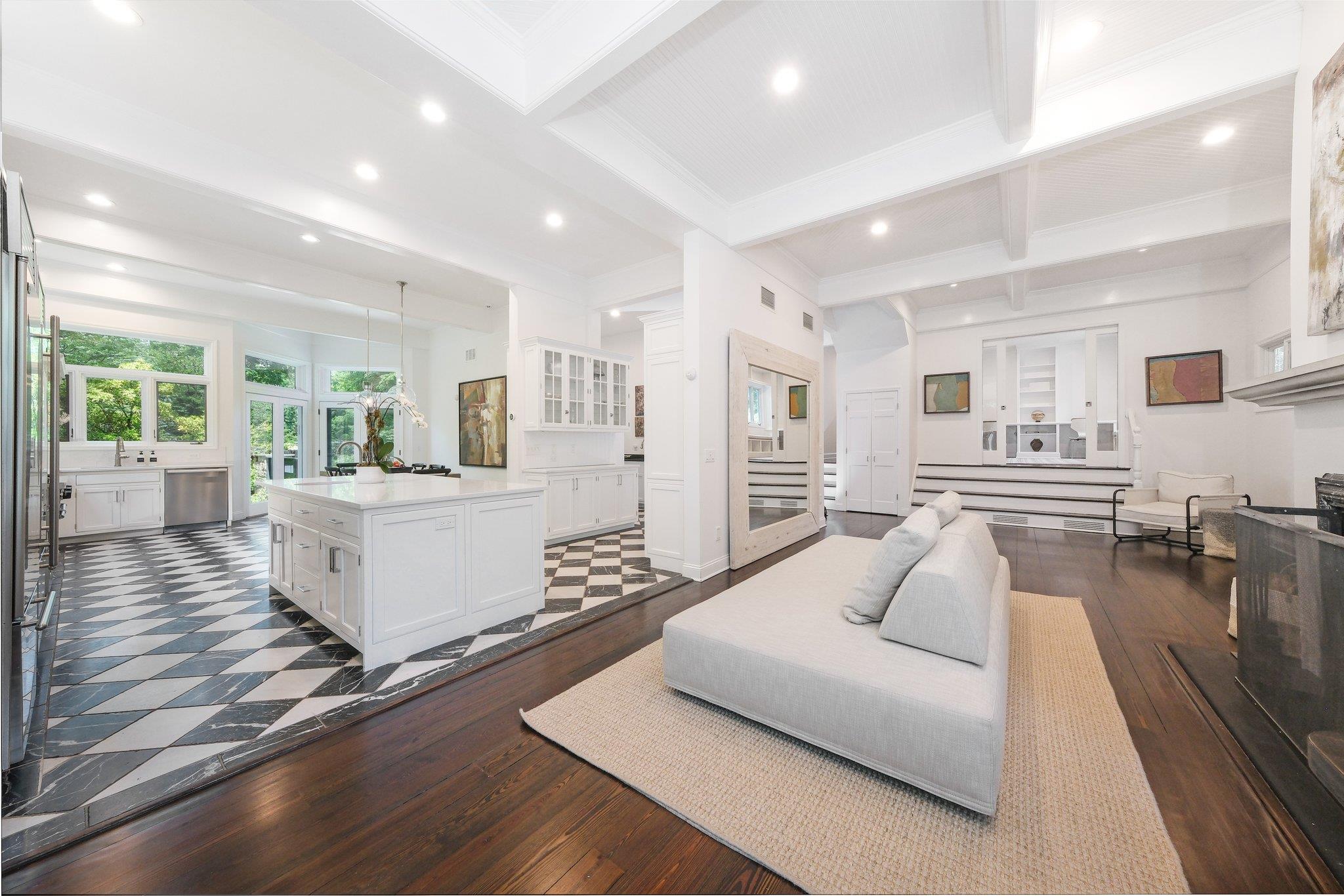 652 Long Hill Road, Briarcliff Manor, New York image 11