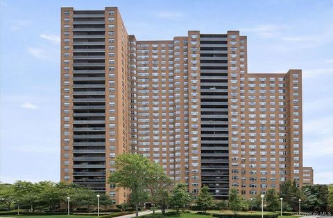 70-25 Yellowstone Boulevard 24N Forest Hills NY 11375