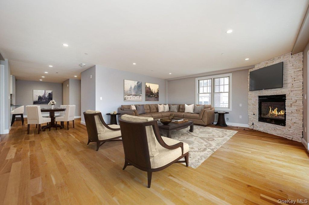 Photo of 661 W Broadway #402, Long Beach, NY 11561 (MLS # 944250)