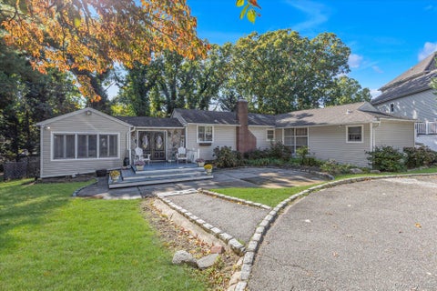Photo of 22 Alice Lane, Smithtown, NY 11787 (MLS # 1064277)