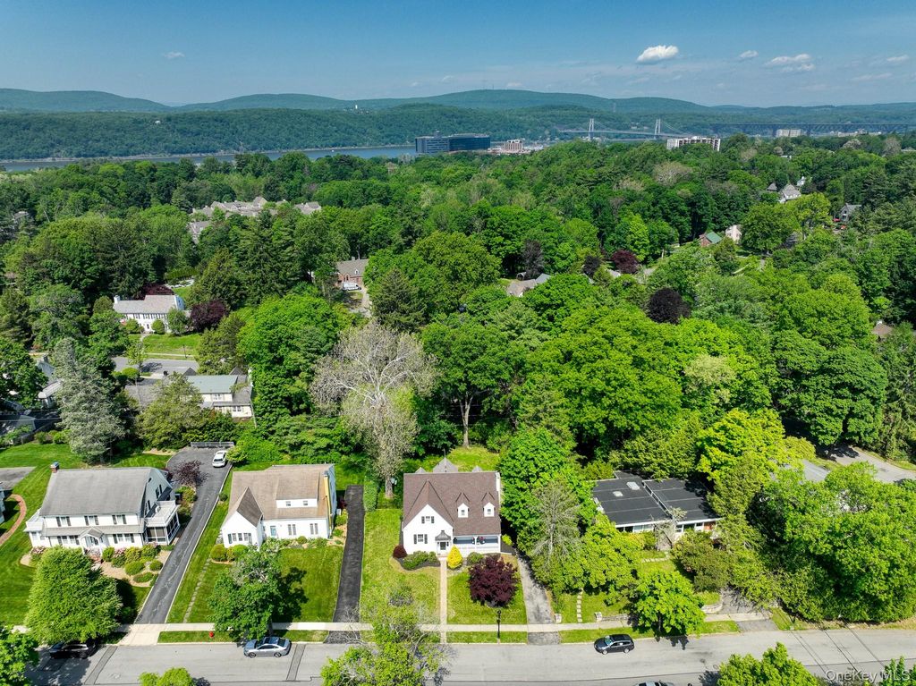 Photo of 12 Gaskin Road, Poughkeepsie, NY 12601 (MLS # 1005461)