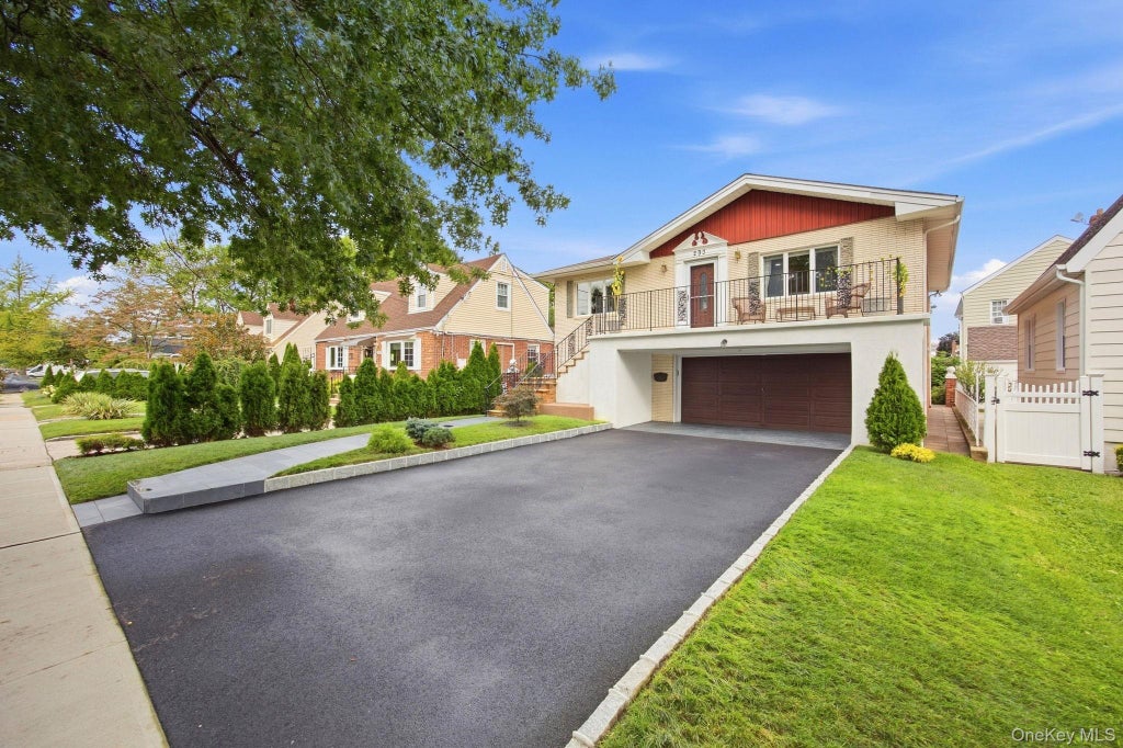 Photo of 293 85th Avenue, Floral Park, NY 11001 (MLS # 1051926)