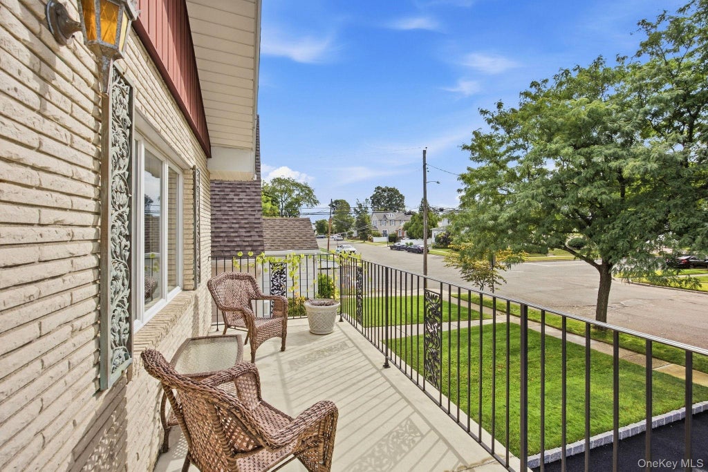 Photo of 293 85th Avenue, Floral Park, NY 11001 (MLS # 1051926)