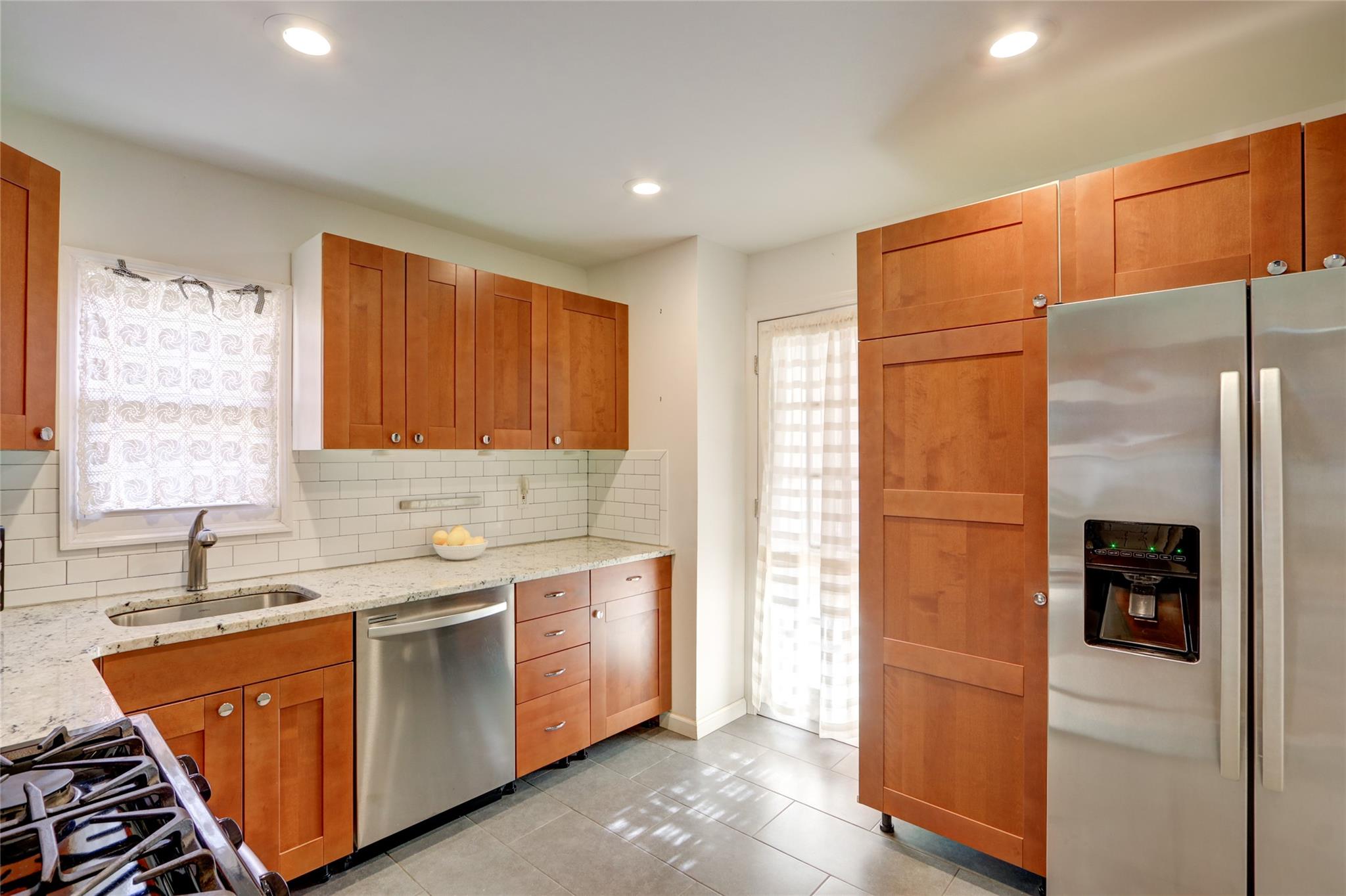 31 Ostend Road, Island Park, New York image 4