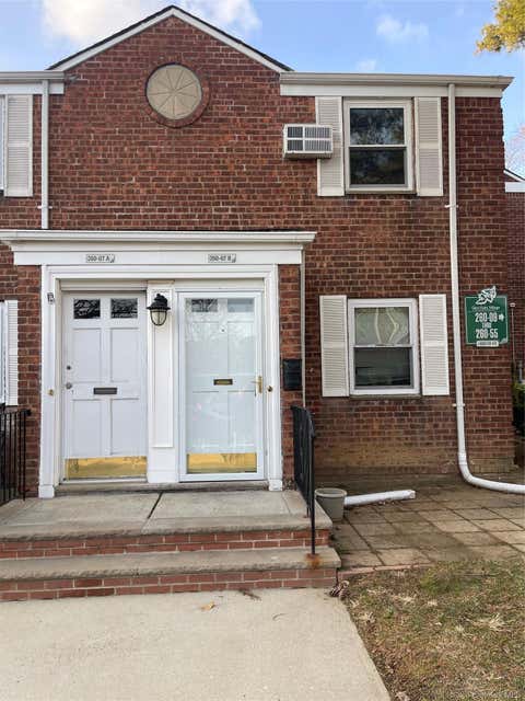 Apartment For Rent - 26007 Langston Ave #B 2ND FLOOR<br/> Glen Oaks, NY 11004