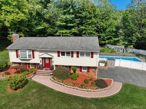 Homes For Sale - 1 Potter Lane<br/> Suffern, NY 10901