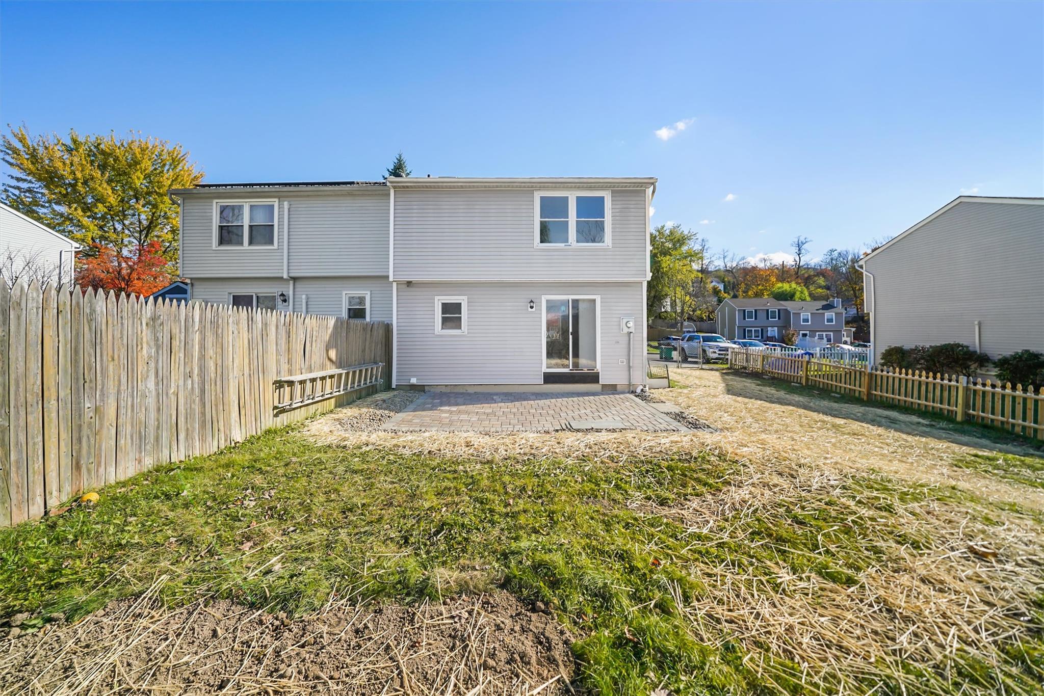 Beacon, New York 12508, United States, 3 Bedrooms Bedrooms, ,2 BathroomsBathrooms,Residential,Active,89172