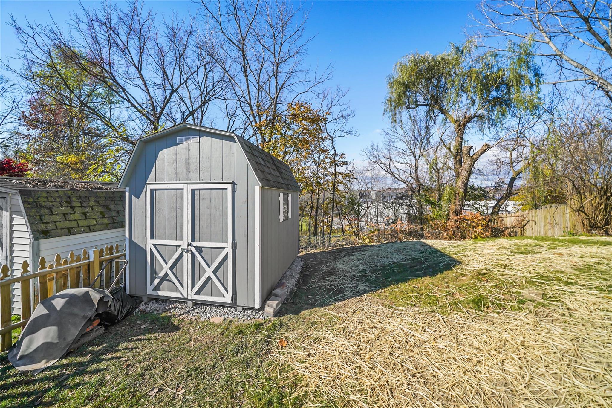 Beacon, New York 12508, United States, 3 Bedrooms Bedrooms, ,2 BathroomsBathrooms,Residential,Active,89172