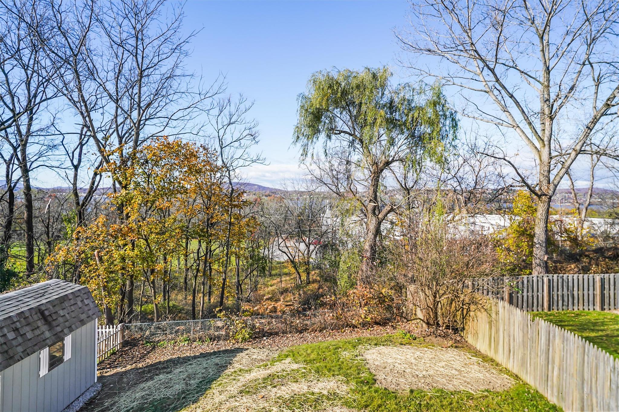 Beacon, New York 12508, United States, 3 Bedrooms Bedrooms, ,2 BathroomsBathrooms,Residential,Active,89172