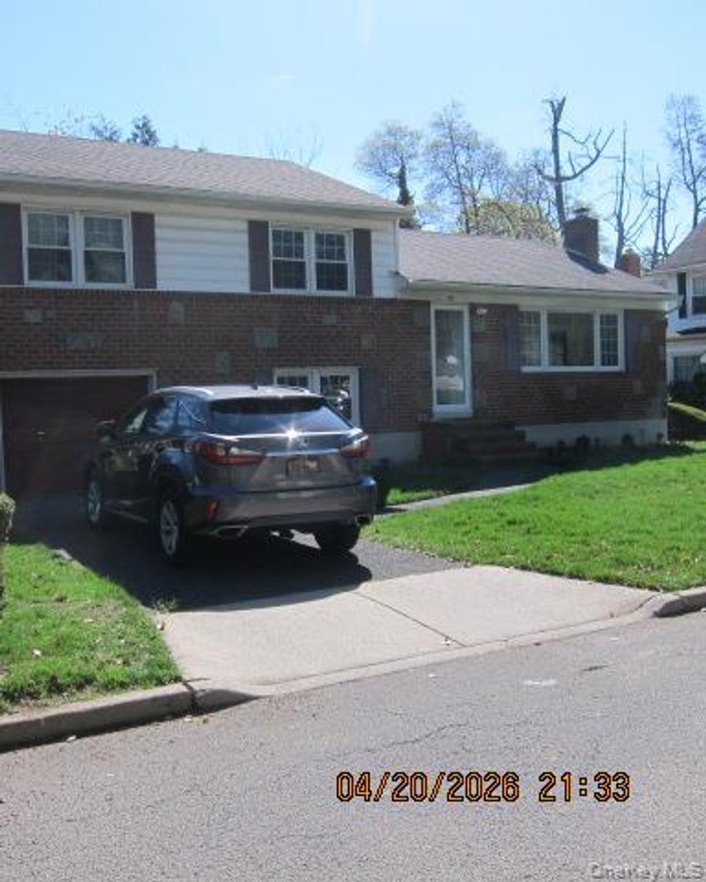 Photo of 93 Woodview Road, West Hempstead, NY 11552 (MLS # 988463)