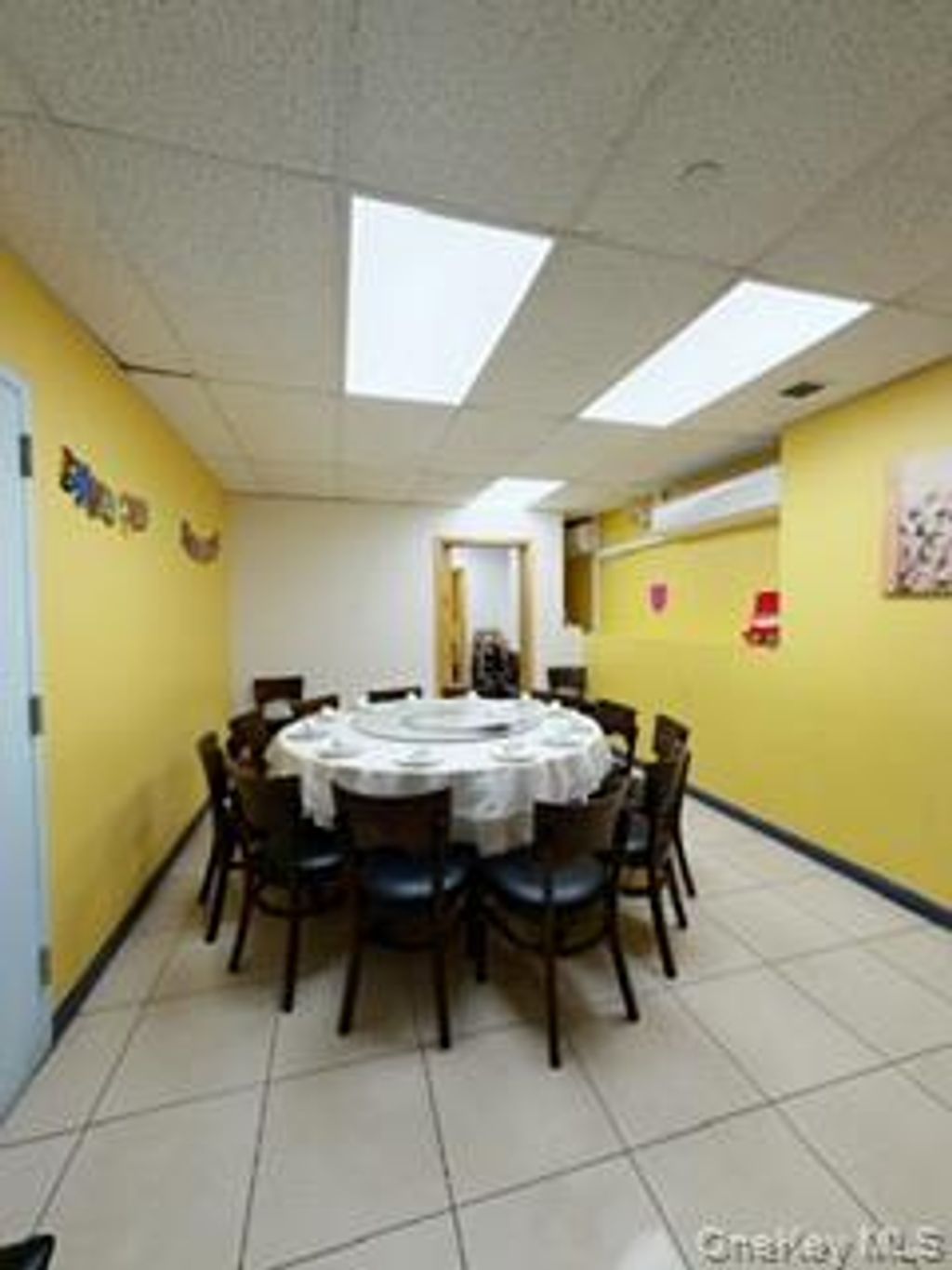 Photo of 141-41 Northern Boulevard, Flushing, NY 11354 (MLS # 965710)