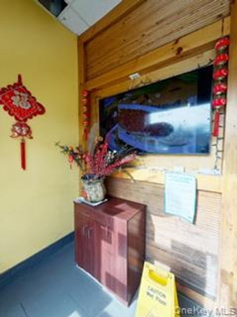 Photo of 141-41 Northern Boulevard, Flushing, NY 11354 (MLS # 965710)